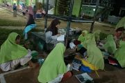 Bagian KMI Melaksanakan Pemeriksaan Buku Santriwati