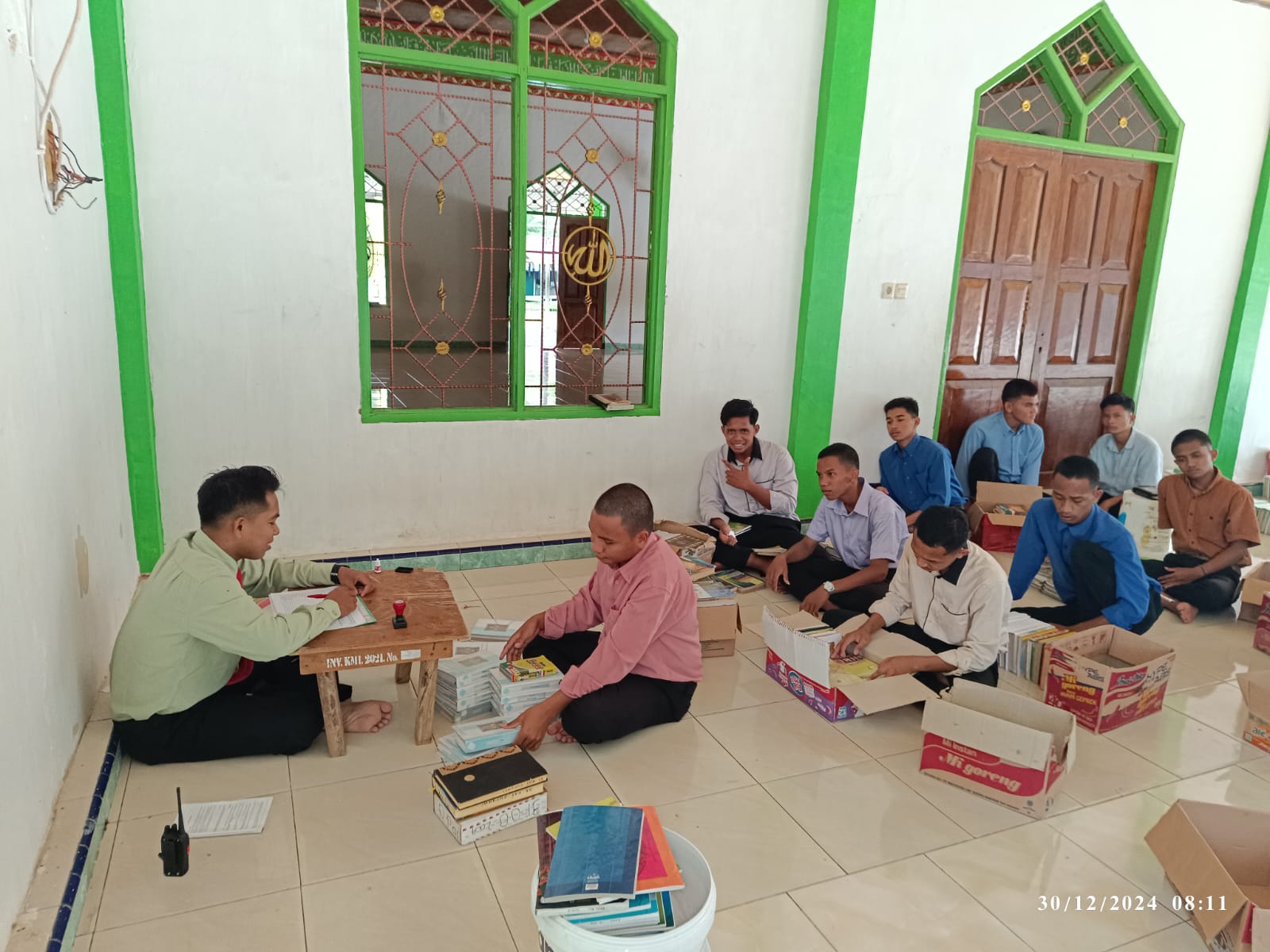 Menjelang Ujian Gelombang 1, KMI Mengadakan Pemeriksaan Buku Santri Kelas Akhir